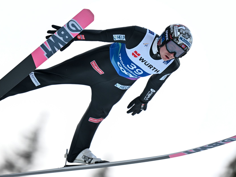 Der Norweger Marius Lindvik war bei der WM disqualifiziert worden. - Foto: Hendrik Schmidt/dpa
