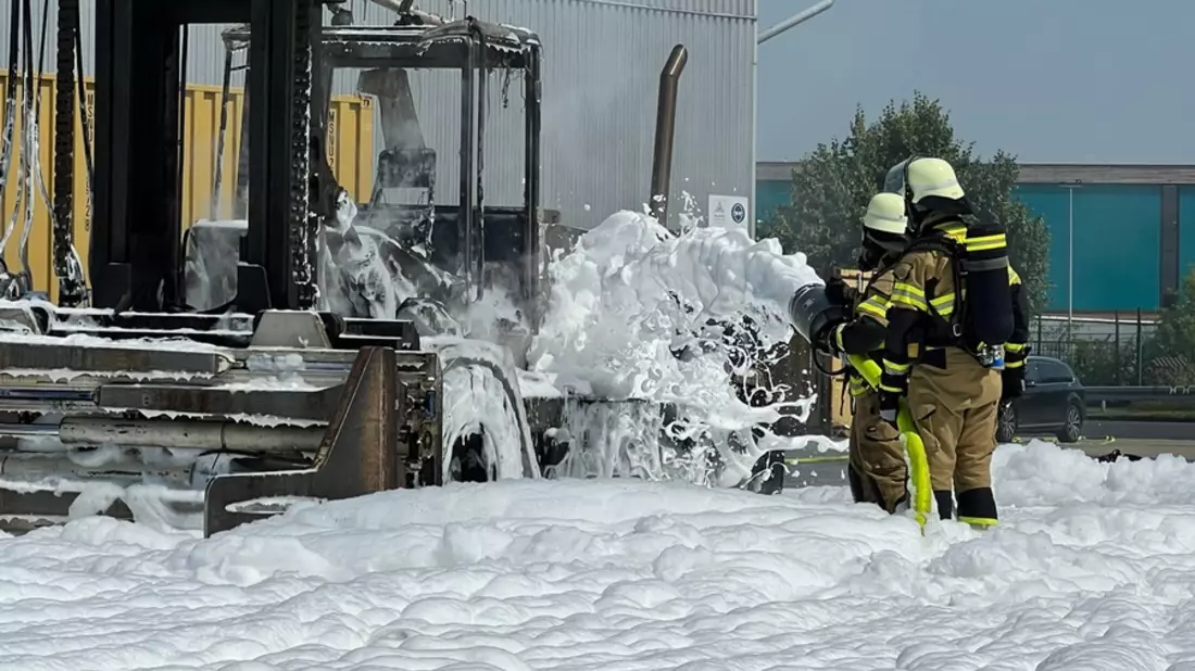 FW Voerde: Einsatzreicher Freitag für die Feuerwehr Voerde - Bild: presseportal.de