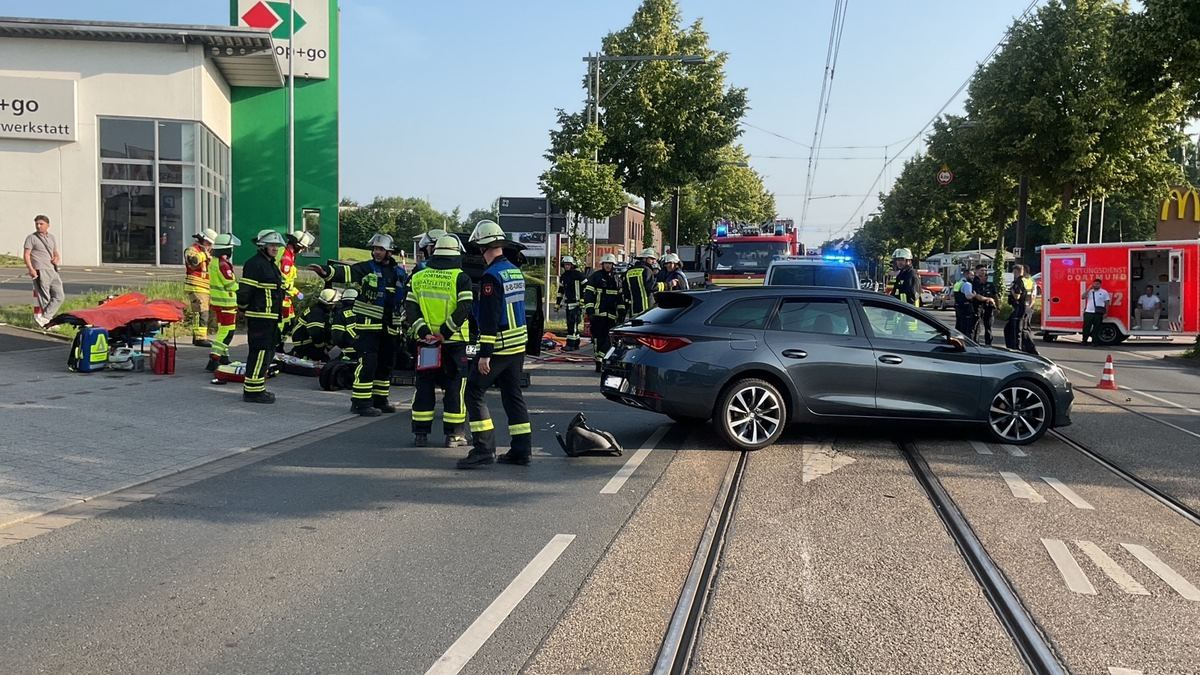FW-DO: Verkehrsunfall zwischen zwei PKW - eine Person schwer verletzt - Foto: presseportal.de