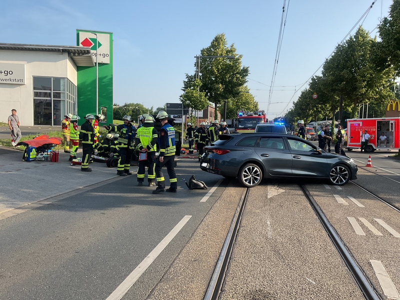 FW-DO: Verkehrsunfall zwischen zwei PKW - eine Person schwer verletzt - Foto: presseportal.de