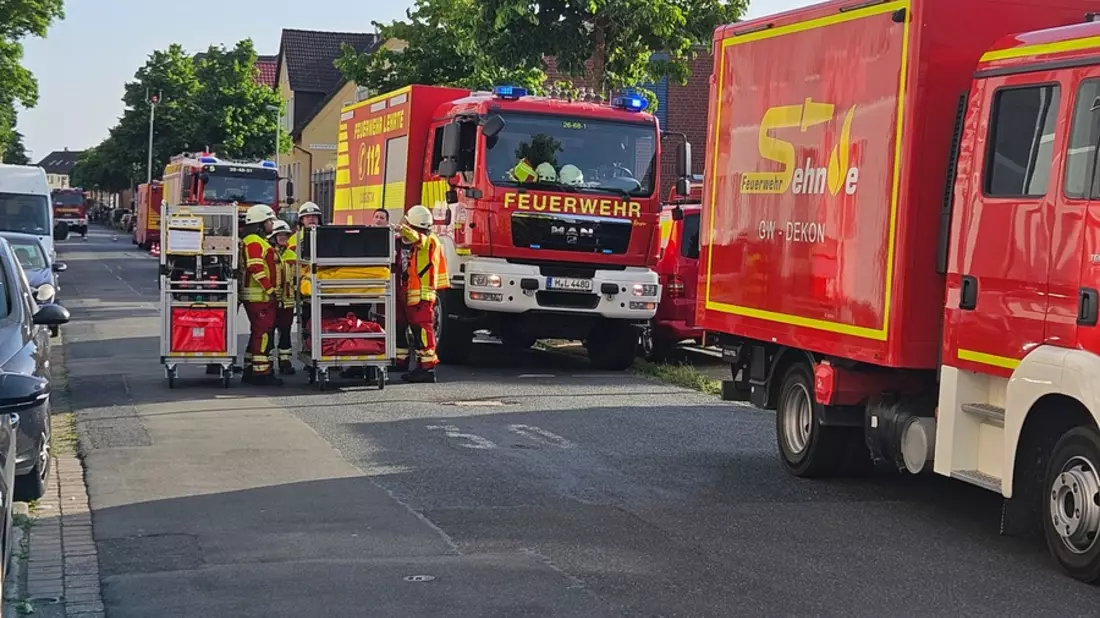 FW Lehrte: Verpuffung in chemischer Fabrik - Großeinsatz in Lehrte erweist sich als Übung - Bild: presseportal.de
