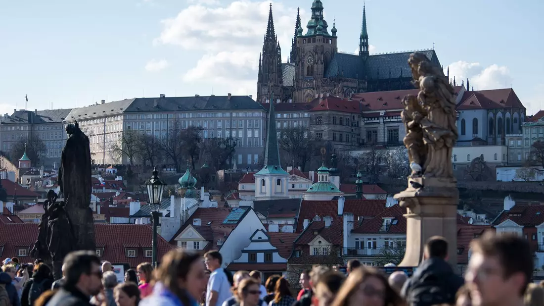 Große Teile Prags und mehrere Regionen Tschechiens waren am Freitag zeitweise ohne Strom. - Bild: Monika Skolimowska/dpa/dpa-tmn
