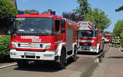 FW Celle: Feuer in einer Garage - Foto: presseportal.de