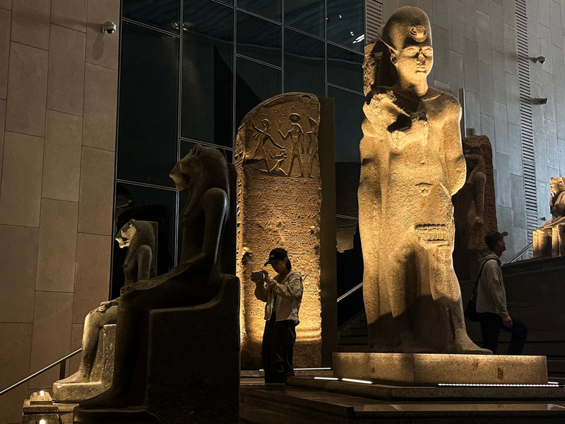 Zur Eröffnung sind Staats- und Regierungschefs aus aller Welt angereist.  - Foto: Gehad Hamdy/dpa