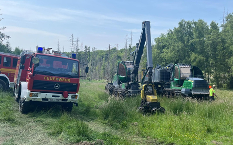 FW Kreis Soest: Abschlussmeldung zum Waldbrand am Möhnesee - Foto: presseportal.de