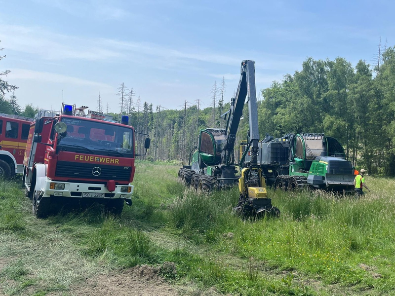 FW Kreis Soest: Abschlussmeldung zum Waldbrand am Möhnesee - Foto: presseportal.de