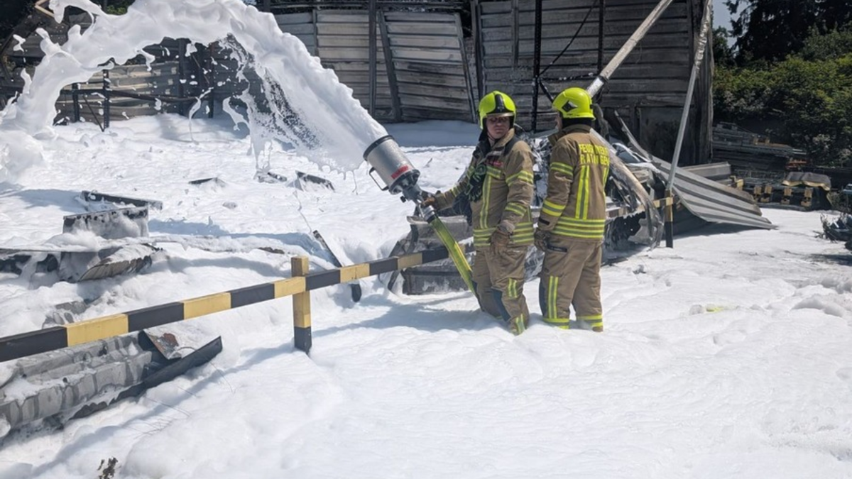 FW Ratingen: Unterstützung bei Großbrand in Velbert - Foto: presseportal.de
