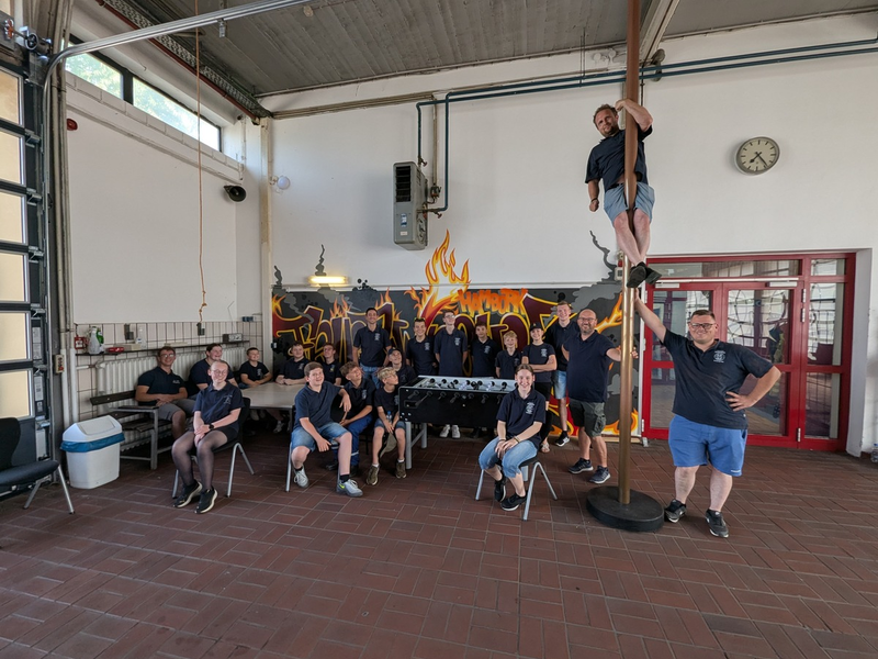 FW-KLE: Jugendfeuerwehr Bedburg-Hau besucht bekannte Drehkulisse der WDR-Serie Feuer & Flamme - Foto: presseportal.de