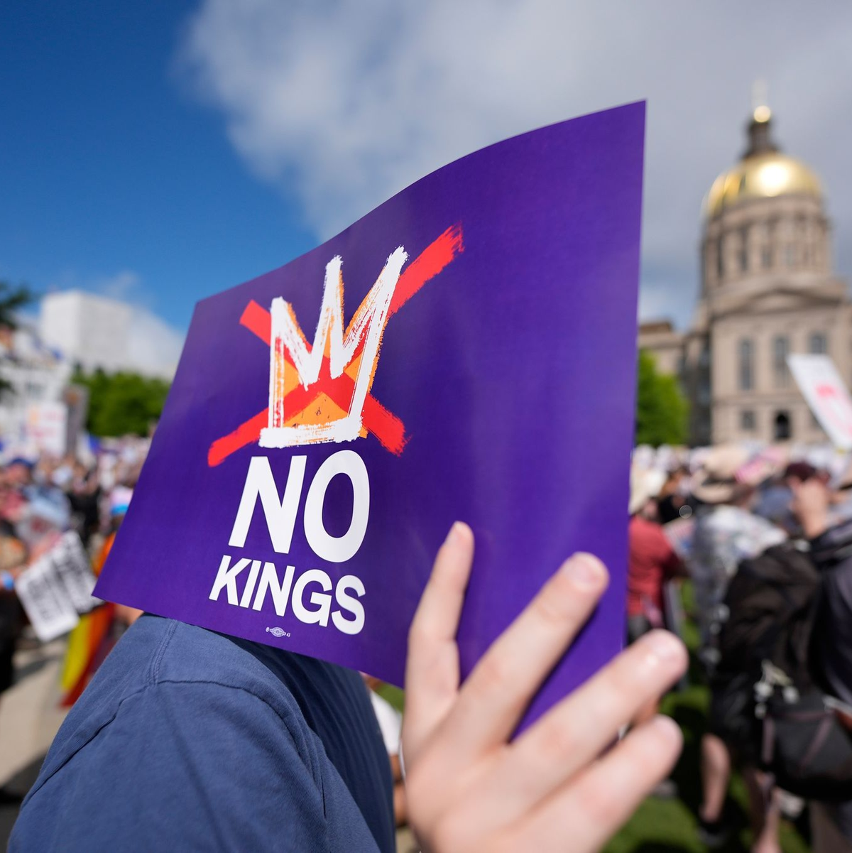 Die Proteste sind an Dutzenden Orten in den USA geplant. - Foto: Mike Stewart/AP/dpa