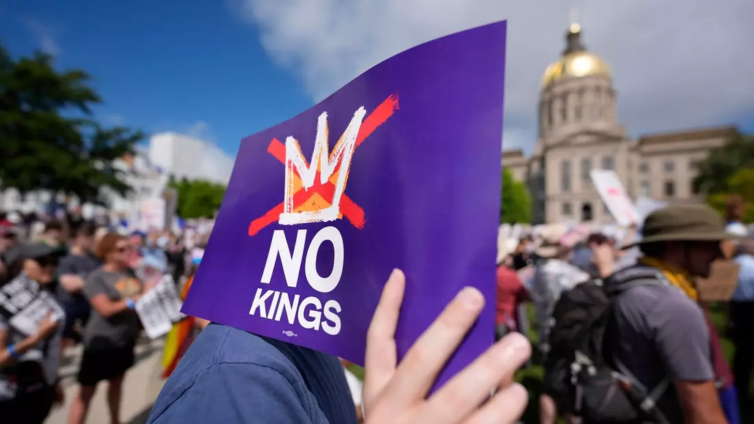Die Proteste sind an Dutzenden Orten in den USA geplant. - Bild: Mike Stewart/AP/dpa