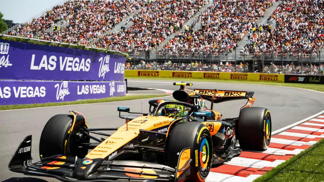 Max Verstappen auf der Strecke. - Bild: Christopher Katsarov/The Canadian Press/AP/dpa
