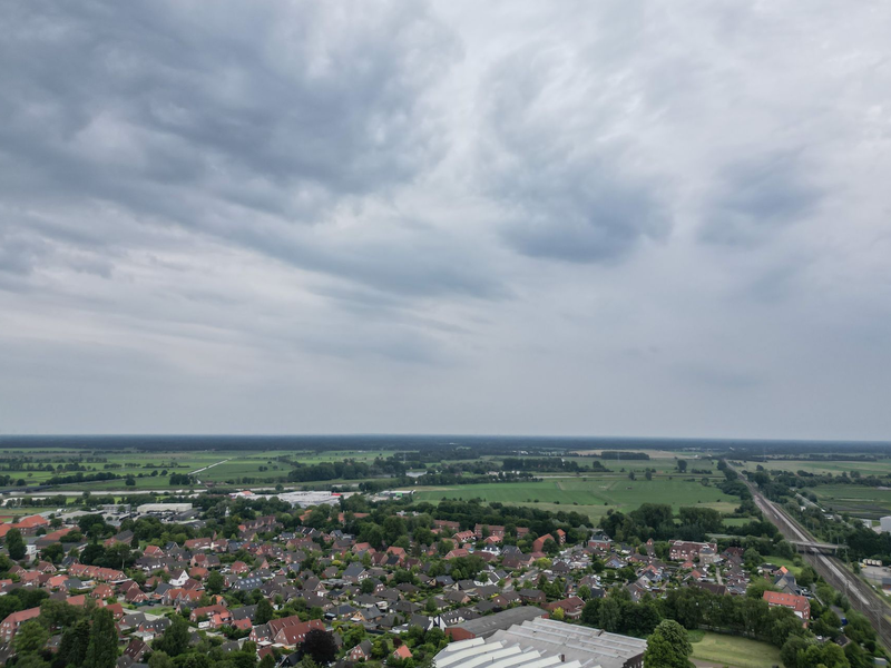 Der Deutsche Wetterdienst hat bundesweit alle bestehenden Unwetterwarnungen vor schweren Gewittern aufgehoben. - Foto: Lars Penning/dpa