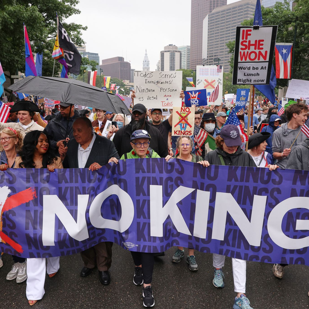 Das Motto der Proteste lautet «No Kings» (Keine Könige). - Foto: Yuki Iwamura/FR171758 AP/dpa