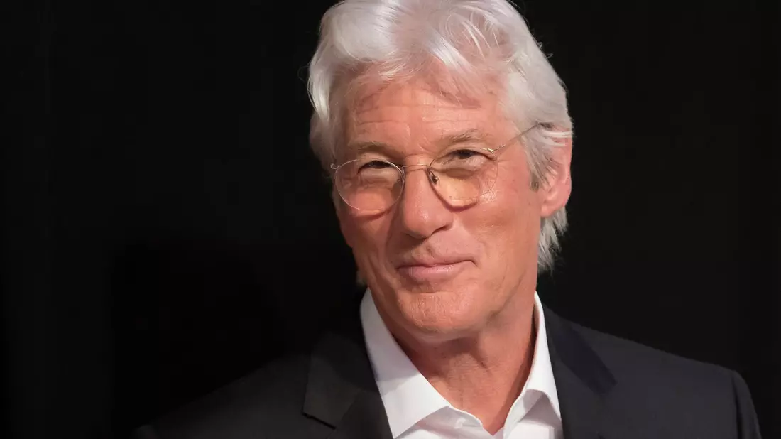 Richard Gere (hier 2017) war der umschwärmte Mann in «Pretty Woman» von 1990. Bei jeder TV-Ausstrahlung - etwa an Weihnachten - ist «Pretty Woman» noch heute ein Quotenhit.  - Bild: Charles Sykes/AP/dpa
