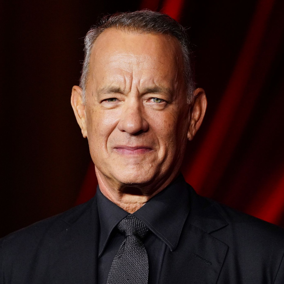 Tom Hanks war zusammen mit Meg Ryan das Traumpaar im Liebesfilmklassiker «Schlaflos in Seattle», der teils auch in New York spielt. (Archivbild) - Foto: Jordan Strauss/Invision/AP/dpa