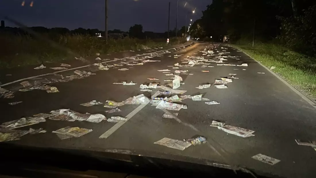 POL-VIE: Unbekannte warfen Wochenendzeitungen auf die Fahrbahn und verursachten eine Gefahrenstelle - Polizei sucht Zeugen - Bild: presseportal.de