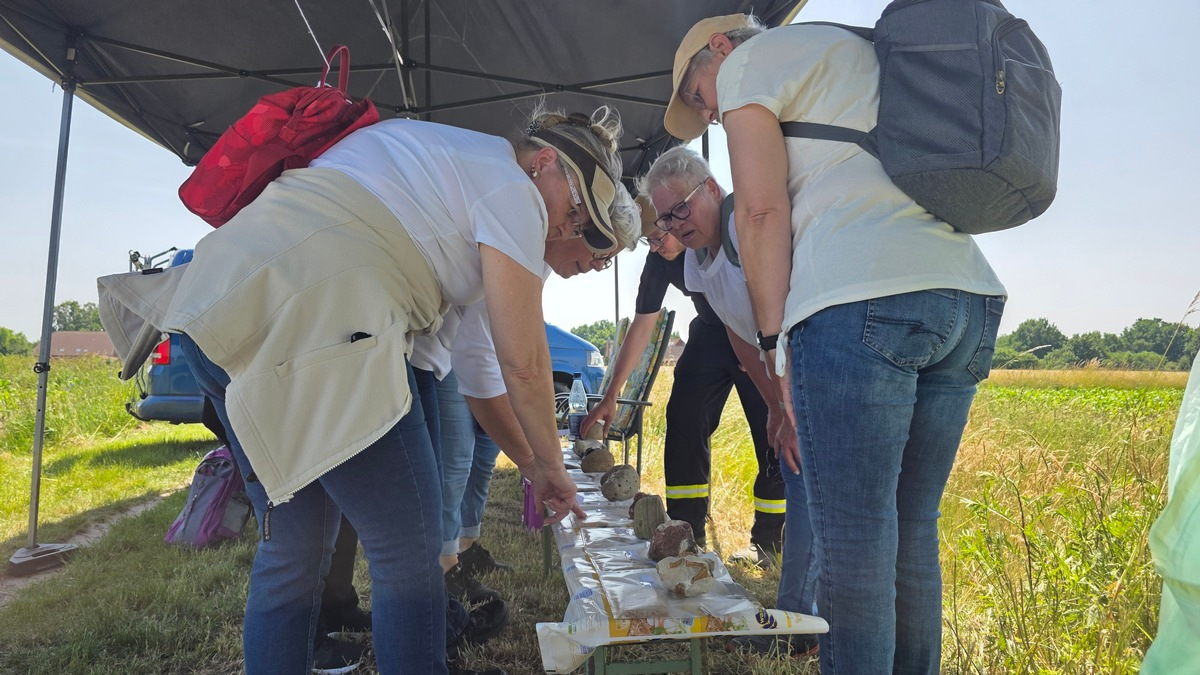 FW Celle: Leistungsmarsch und Spiel ohne Grenzen der Ortsfeuerwehr Altenhagen - Foto: presseportal.de