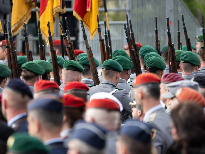 Kann die Vergrößerung der Bundeswehr auf bis zu 240.000 Soldaten auf Basis der Freiwilligkeit erreicht werden? (Archivbild)  - Foto: Hannes P Albert/dpa