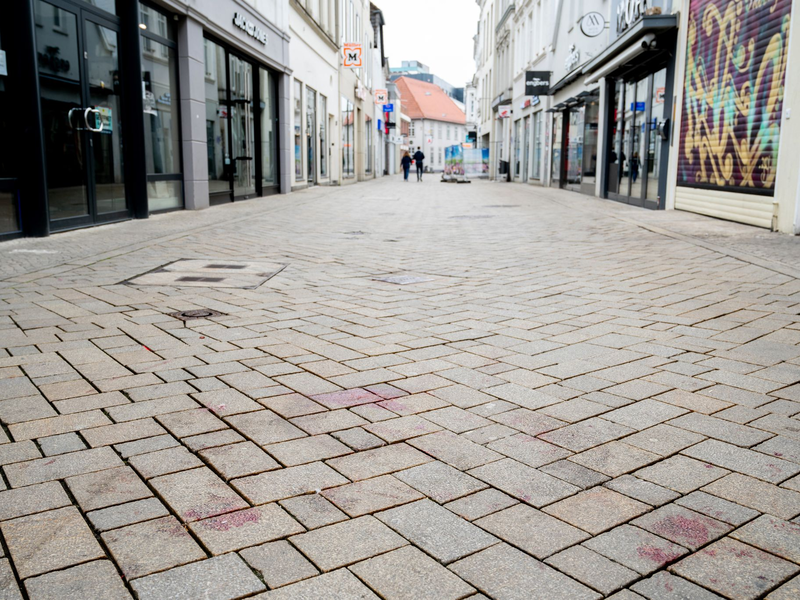  Für die Ermittlungen zu den tödlichen Polizeischüssen auf den 21-jährigen Lorenz wird der Tatort in Oldenburg dreidimensional vermessen. (Archivbild) - Foto: Hauke-Christian Dittrich/dpa