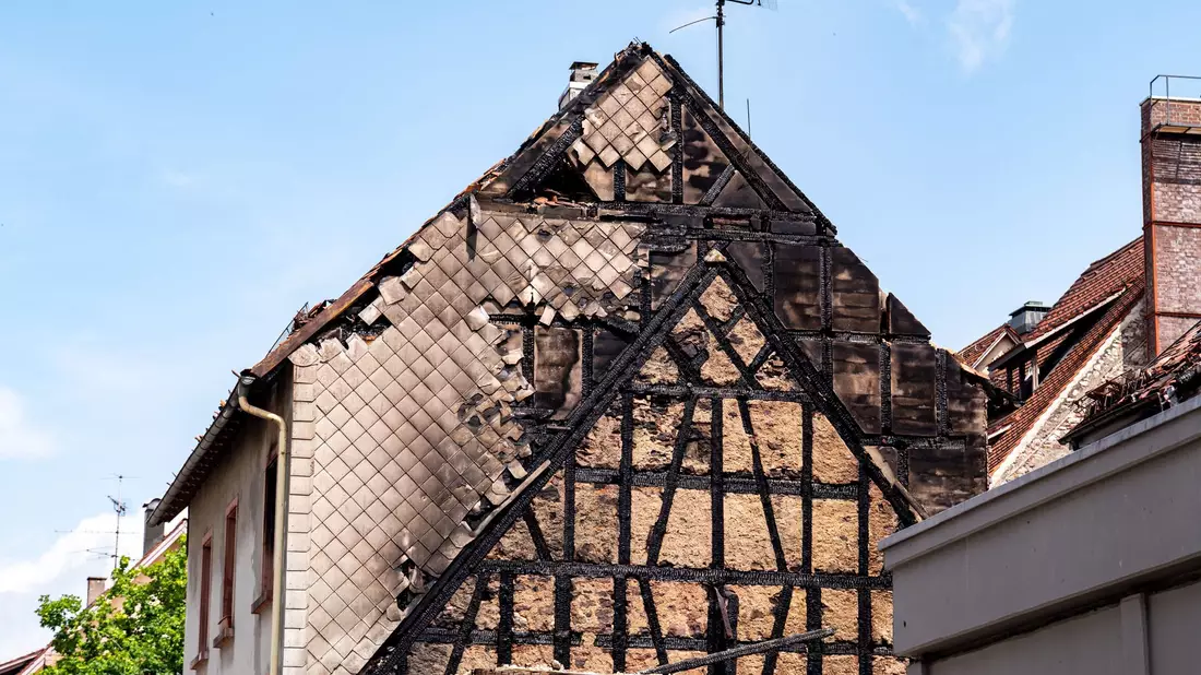 Es ist noch unklar, wie der Großbrand in der Innenstadt von Villingen ausbrechen konnte. - Bild: Joshua Rzepka/onw-images/dpa