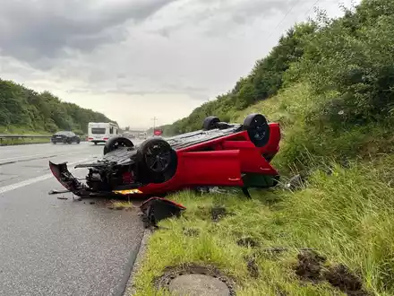 POL-VDKO: Unfall auf der Autobahn, Lebensretter Sicherheitsgurt - Foto: presseportal.de