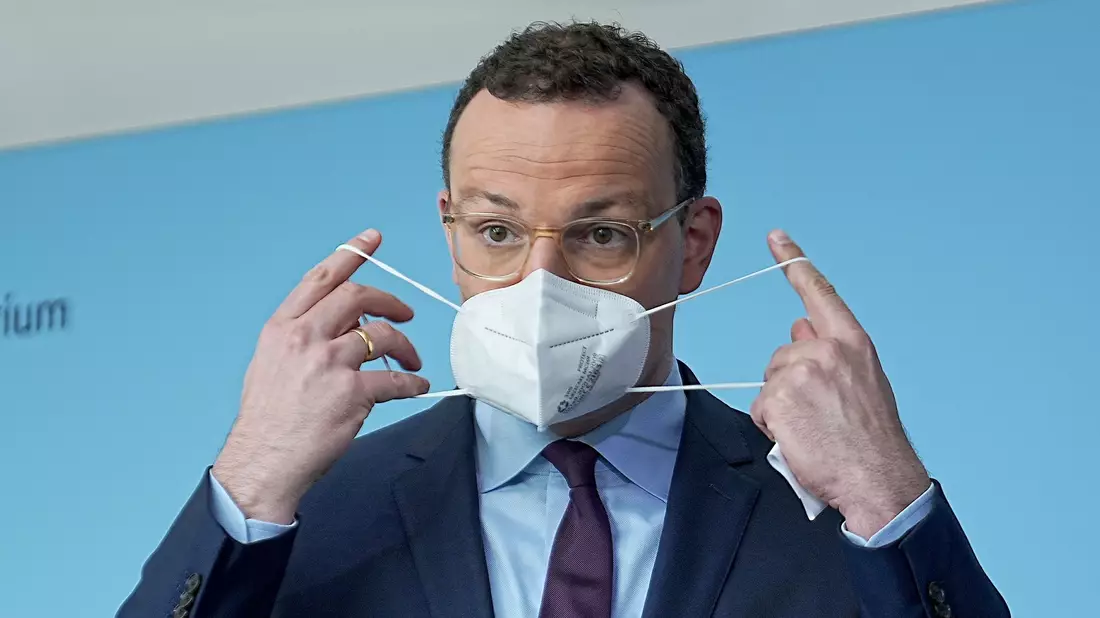 Jens Spahn (CDU) zog als Gesundheitsminister (Foto: Archiv) die Maskenbeschaffung an sich. - Bild: Michael Kappeler/dpa