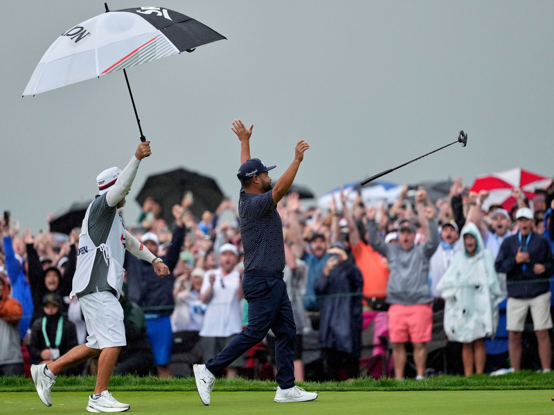 Spaun jubelt nach dem 20-Meter-Putt zum Sieg. - Foto: Carolyn Kaster/AP/dpa