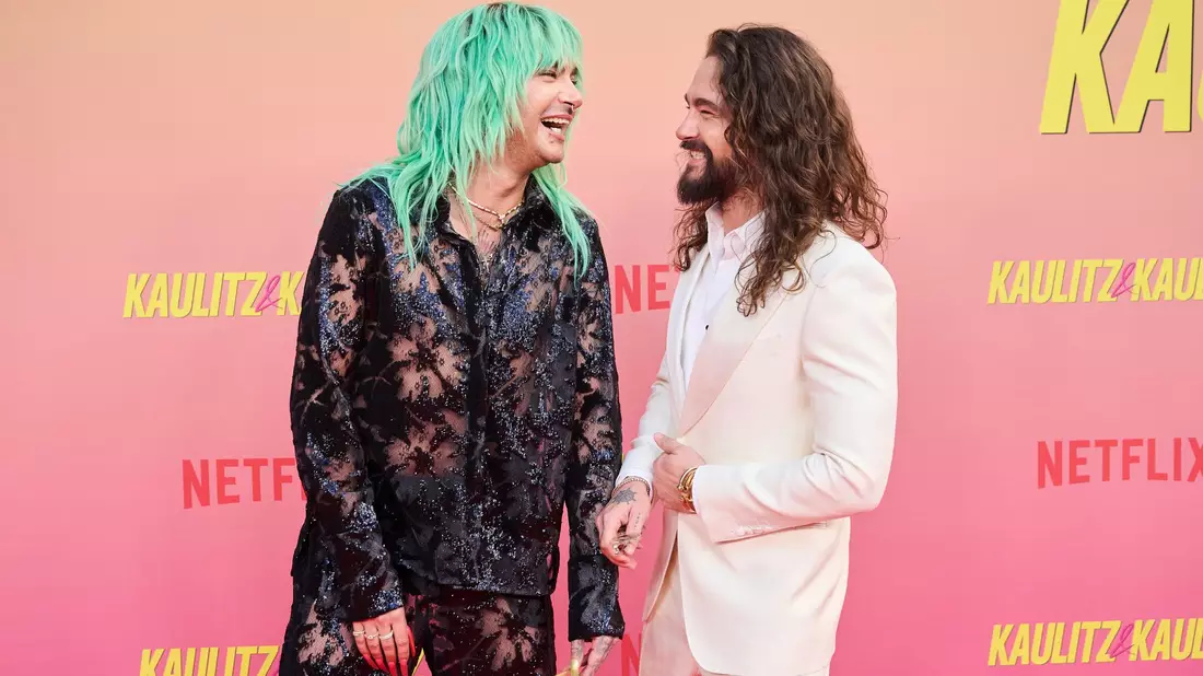 Bill und Tom Kaulitz müssen sich in der neuen Staffel auch Kritik anhören. - Bild: Annette Riedl/dpa