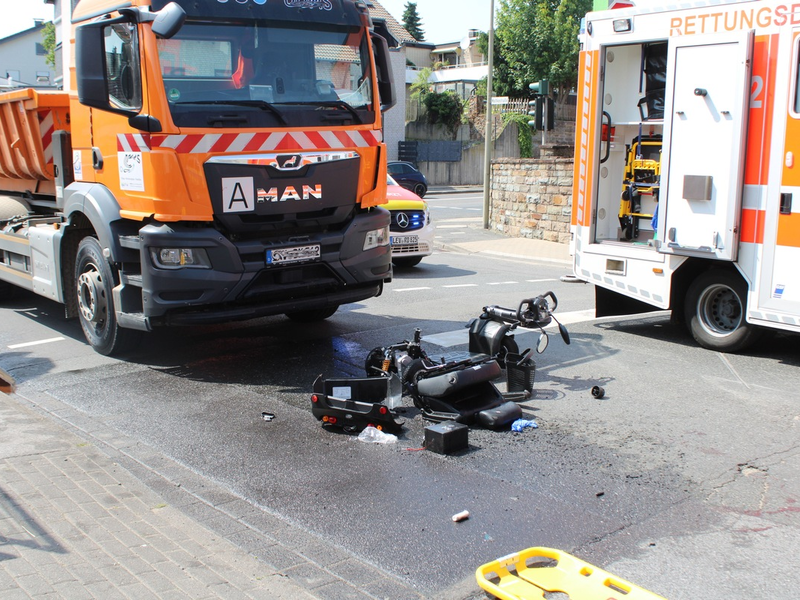 POL-RBK: Leichlingen - Lkw kollidiert mit Krankenfahrstuhl - Foto: presseportal.de