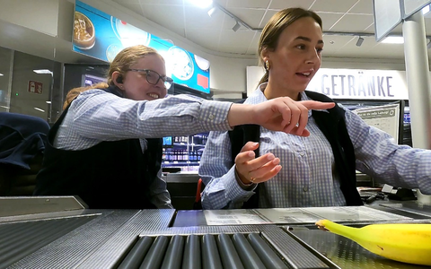 Diese Woche bei Unser Supermarkt - mit Herz und Humor: Alessia an der Kasse - Foto: presseportal.de