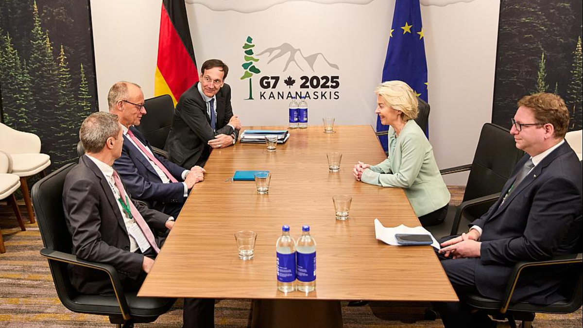 Friedrich Merz und Ursula von der Leyen beim G7-Gipfel in Kanada am 16.06.2025 - Foto: über dts Nachrichtenagentur