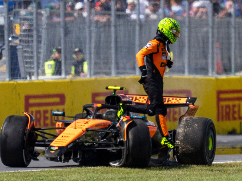 Nach dem Unfall war der McLaren von Lando Norris nur noch Schrott. - Foto: Christopher Katsarov/The Canadian Press via AP/dpa