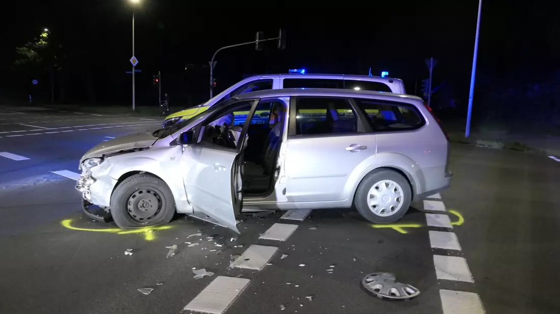 POL-COE: Coesfeld, Konrad-Adenauer-Ring/ Autos zusammengestoßen - Bild: presseportal.de