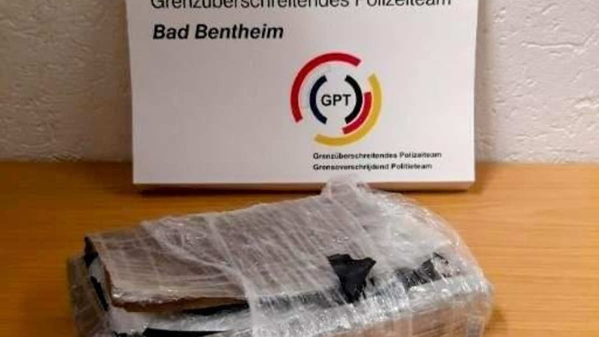 BPOL-BadBentheim: Rund 1,2 Kilo Kokain im Wert von rund 87.000 Euro beschlagnahmt - Foto: presseportal.de