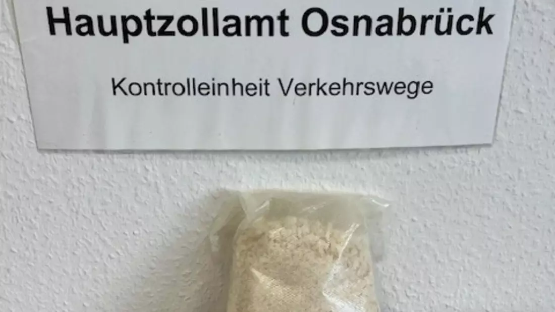 HZA-OS: Osnabrücker Zoll stellt ein Kilogramm 2-CMC sicher - Bild: presseportal.de