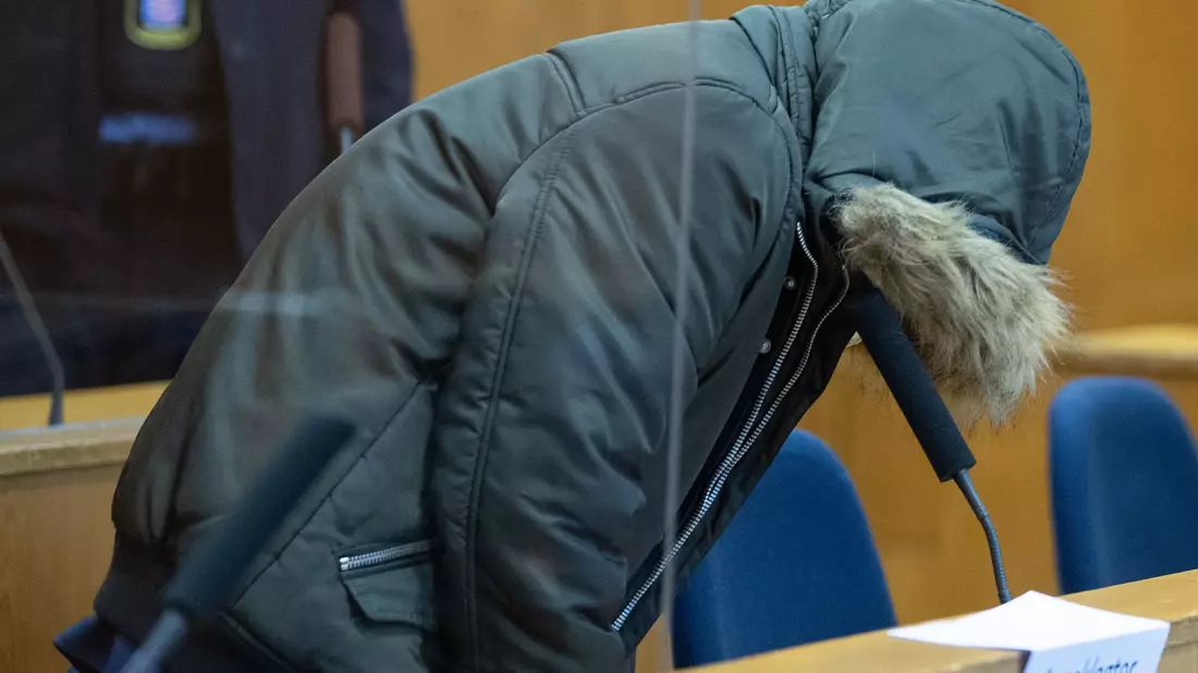 Nach über drei Jahre dauerndem Prozess wurde das Urteil gegen den Arzt verkündet. (Archivbild) - Bild: Boris Roessler/dpa Pool/dpa