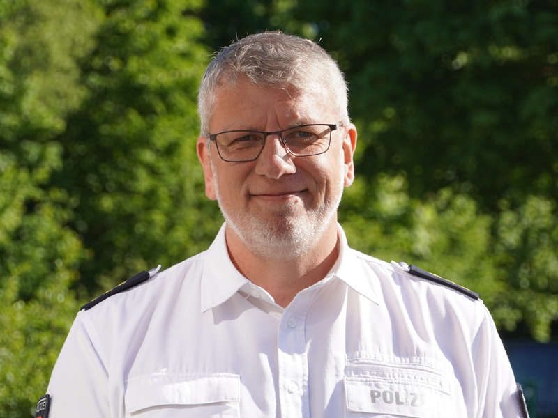 POL-GÖ: (255/2025) Hilferufe am ZOB: Couragierte Zeugen eilen attackiertem Polizisten zu Hilfe, Beamter von mutmaßlichem Fahrraddieb verletzt, Richter erlässt U-Haftbefehle gegen zwei Tatverdächtige - Foto: presseportal.de