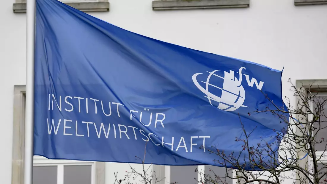 Das IfW Kiel untersucht, welche Länder die Ukraine unterstützten. (Archivbild)  - Bild: Carsten Rehder/dpa