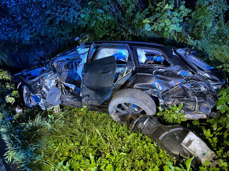 POL-LIP: Lemgo. In Kurve von der Fahrbahn abgekommen. - Foto: presseportal.de