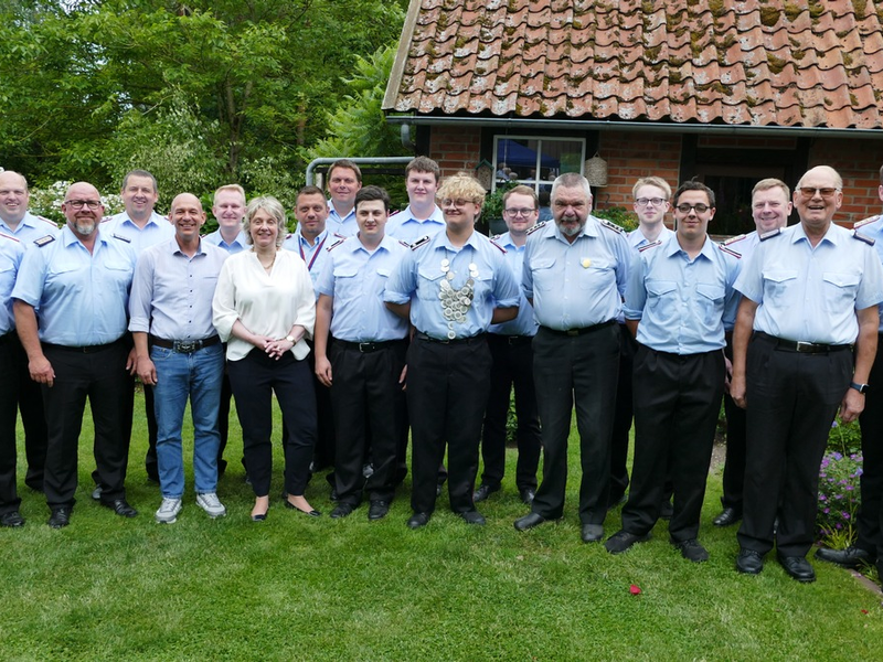 FW Südheide: Sommerfest der Freiwilligen Feuerwehr Beckedorf Wolfgang Bernhardt für 50-jährige Mitgliedschaft in der Freiwilligen Feuerwehr geehrt - Foto: presseportal.de