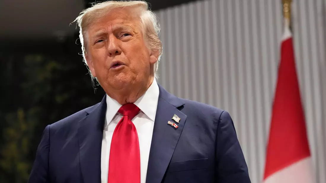 Trump wirbelte mit seinem vorzeitigen Abgang den Gipfel durcheinander. - Bild: Mark Schiefelbein/AP/dpa