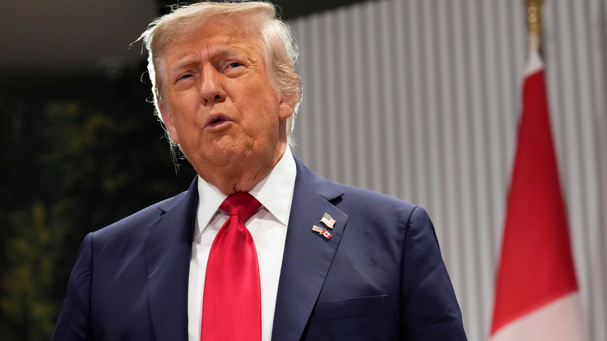 Trump und Starmer hatten ihren Handelspakt Anfang Mai verkündet - nun folgte beim G7-Gipfel der nächste Schritt. - Foto: Mark Schiefelbein/AP/dpa