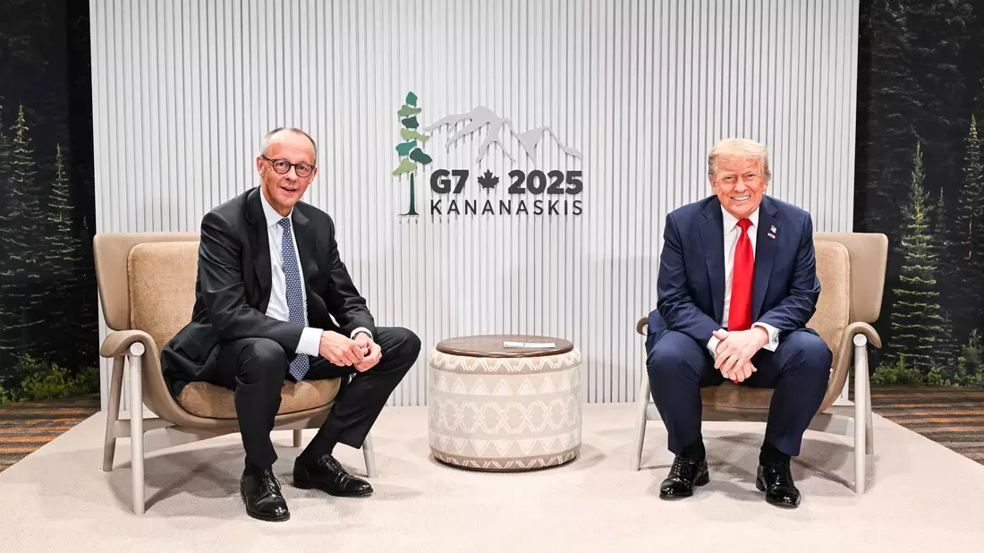 Bundeskanzler Friedrich Merz (CDU) hatte US-Präsident Donald Trump am Montag am Rande des G7-Gipfels in Kanada getroffen. - Bild: Guido Bergmann/Bundesregierung/dpa