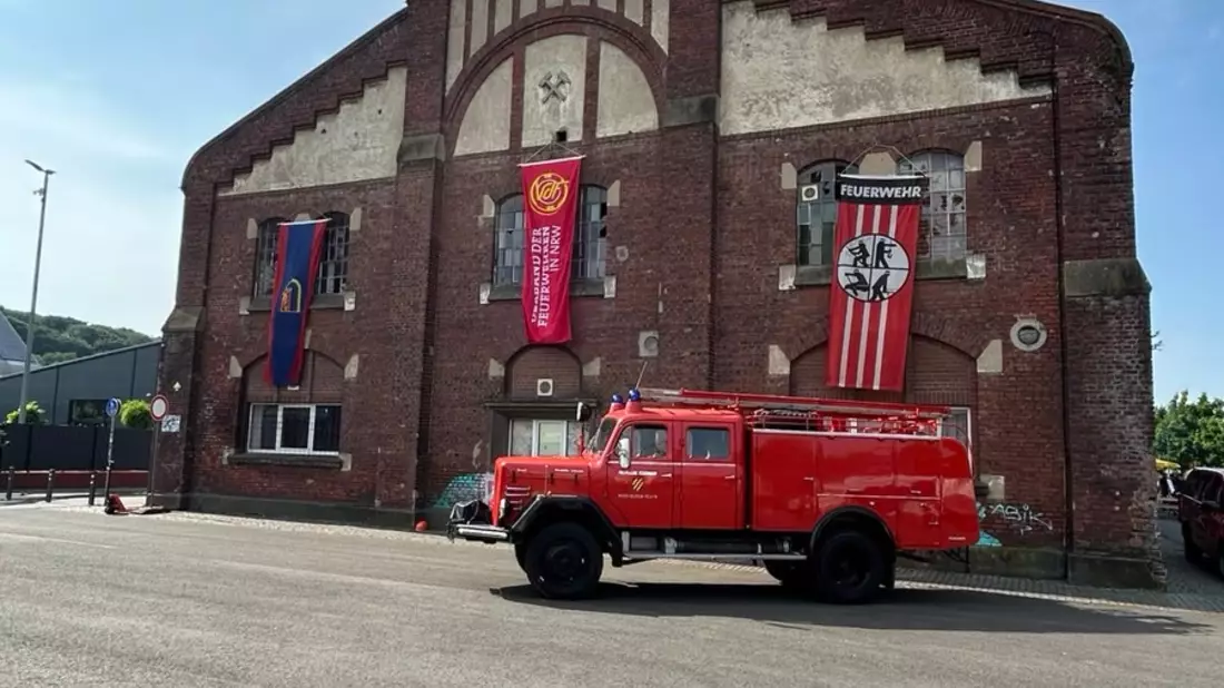 FW Dinslaken: Dinslaken war Gastgeber für den Leistungsnachweis der Floriansjünger des Kreises Wesel - Bild: presseportal.de
