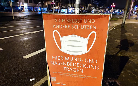 Hinweis auf Mund-Nasen-Schutz (Archiv) - Foto: über dts Nachrichtenagentur
