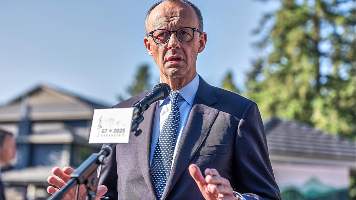 Friedrich Merz am 16.06.2025 - Foto: Michael Kappeler/Pool,  Text: über dts Nachrichtenagentur