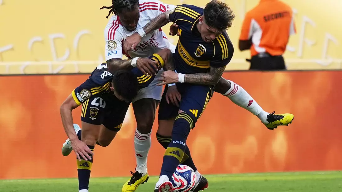Bocas 12. Mann - das Stadion in Miami war in argentinischer Hand. - Bild: Rebecca Blackwell/AP/dpa