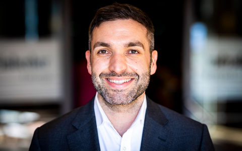 Konstantin Kuhle hat seinen langjährigen Partner Gino Liguori geheiratet. (Archivbild) - Foto: Moritz Frankenberg/dpa