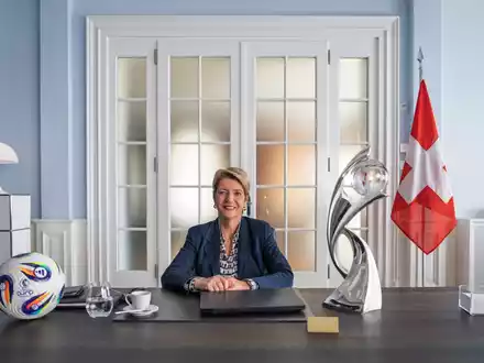 UEFA Women's EURO: Schweizer Bundespräsidentin wirbt in Videobotschaft fürs Verlieren - Foto: presseportal.de