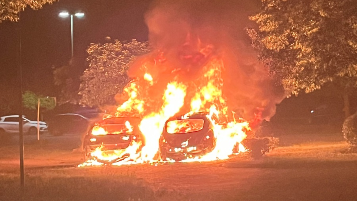 POL-ME: Zwei Autos abgebrannt - Polizei bittet um Hinweise 2506072 - Foto: presseportal.de